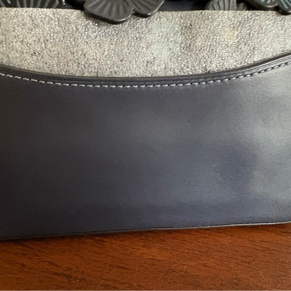 Rare Coach Dinky  Midnight Navy with Leather Flowers - Picture 5 of 11